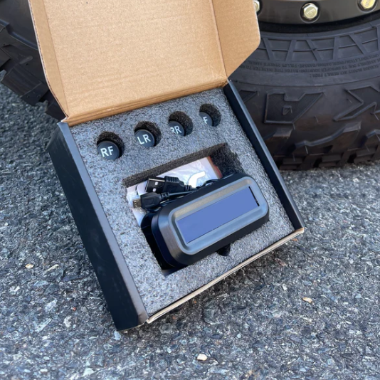 جهاز مراقبة ضغط الإطارات الذكي — أمانك على الطريق في جهاز واحد