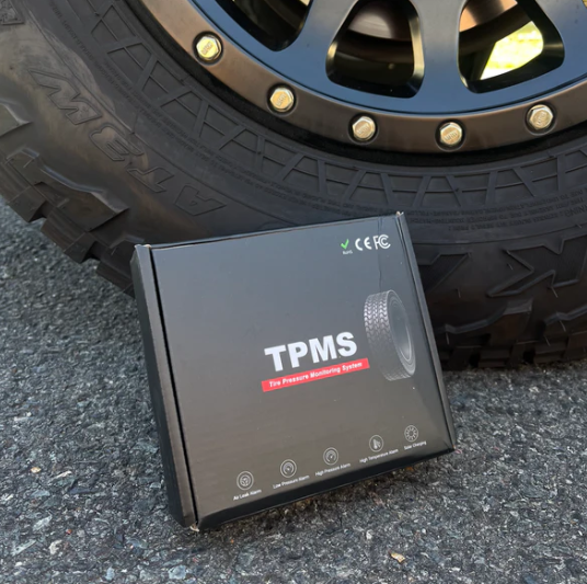 جهاز مراقبة ضغط الإطارات الذكي — أمانك على الطريق في جهاز واحد